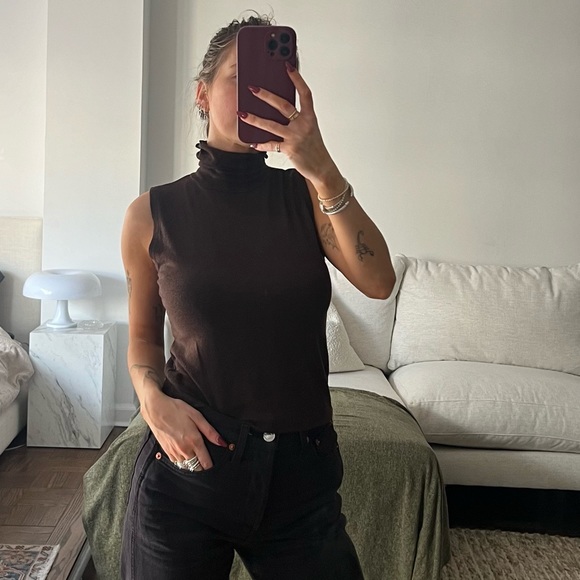 The Source Unknown 	Scalloped Sleeveless Turtleneck - Picture 5 of 5